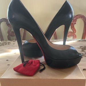 Louboutin Banana Peep Toe size 40 140mm heel